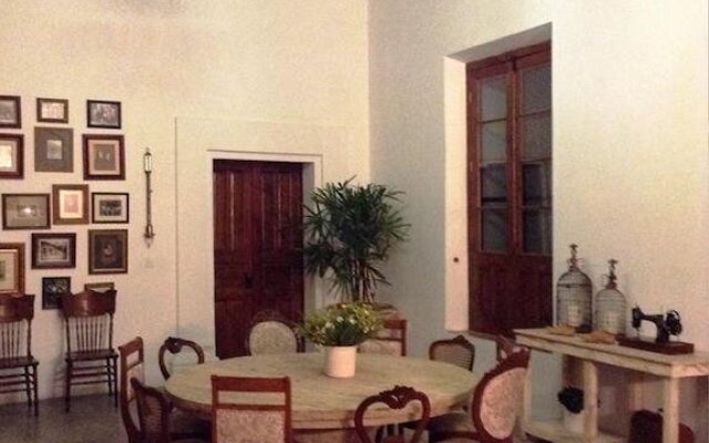 La Casona Del Banco