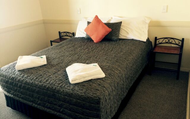 Park Avenue Hotel Motel