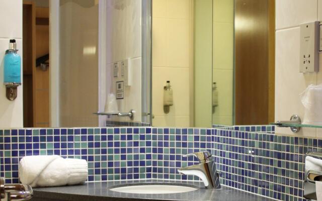 Holiday Inn Express Cardiff Airport by IHG