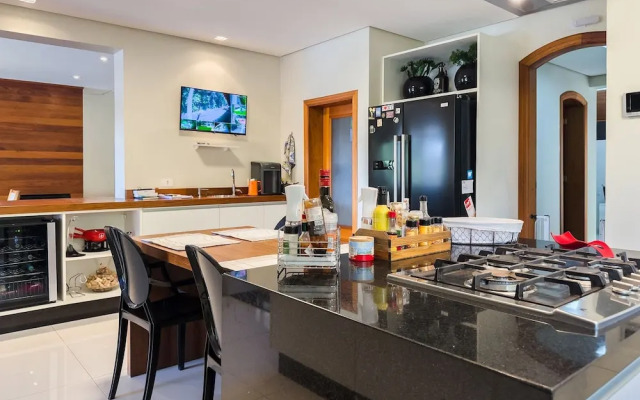 Refúgio de Alto Padrão na Granja Viana