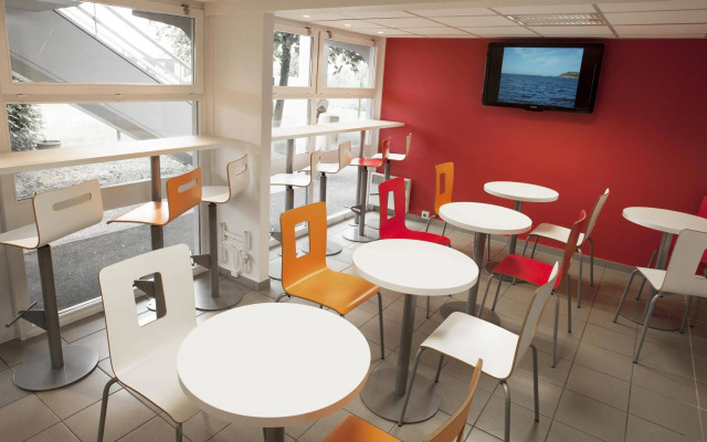 Premiere Classe Orange