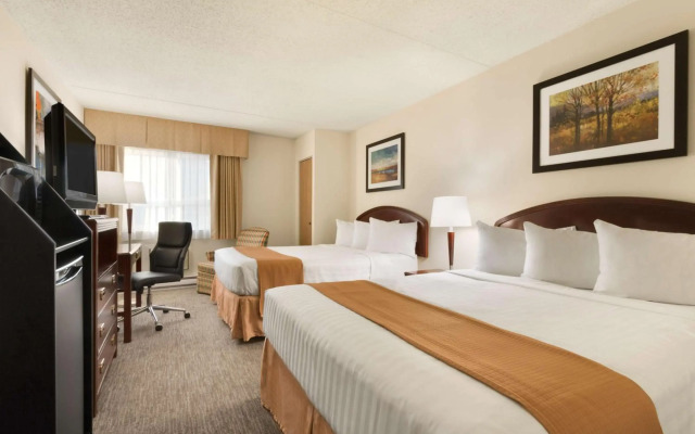 Travelodge by Wyndham Edmonton South