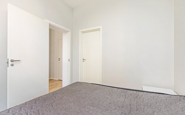 Central 1 Bedroom Apartment