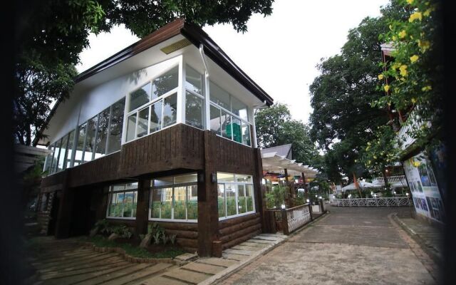 Luljettas Place Garden Suites