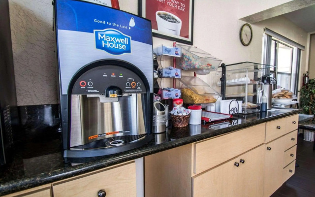 Fort Lauderdale Gardens Inn & Suites