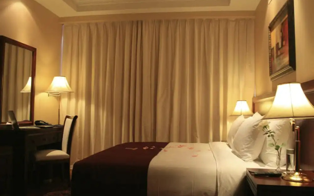 Trianon Royal Hotel