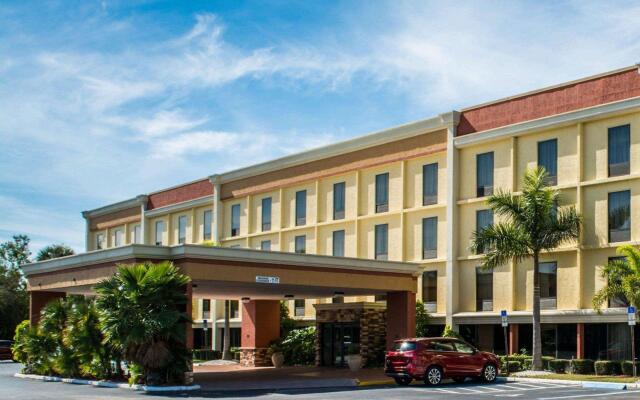 Comfort Inn & Suites St. Pete - Clearwater International Airport