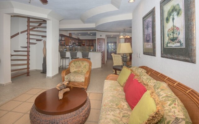 Lawson Rock - Angelfish 201 2 Bedroom Condo by RedAwning