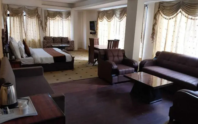 Hotel Royal Grand - Manali