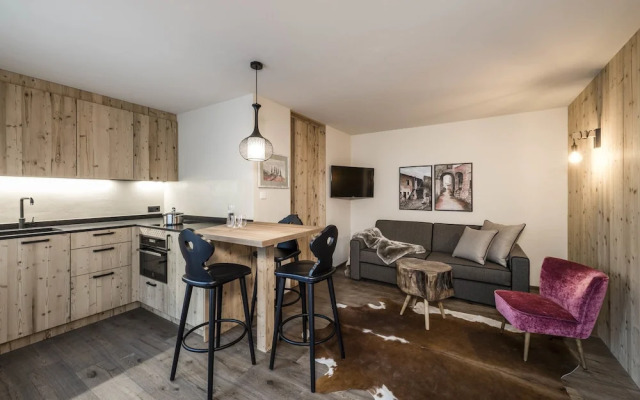 Presulis Hideaway Apartments & Restaurant