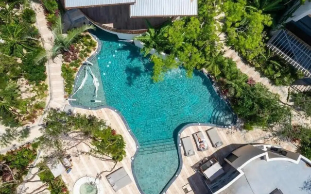 Adora Tulum