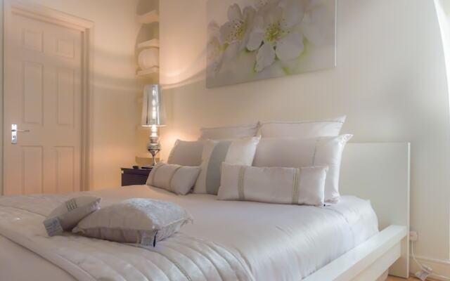 Luxury and Large Private Maisonette