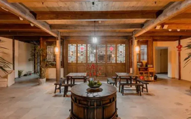 Puyuan fashion ancient town theme inn