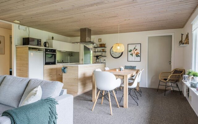 6 Person Holiday Home in Hemmet