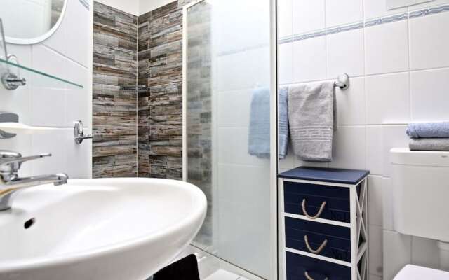 Anchorage South Modern Retreat