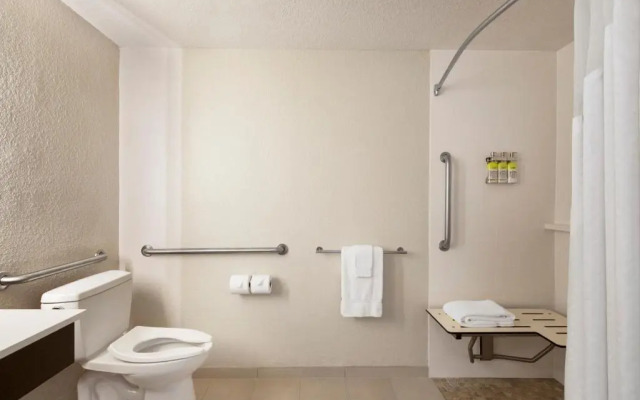Holiday Inn Express Sarasota East - I-75 by IHG