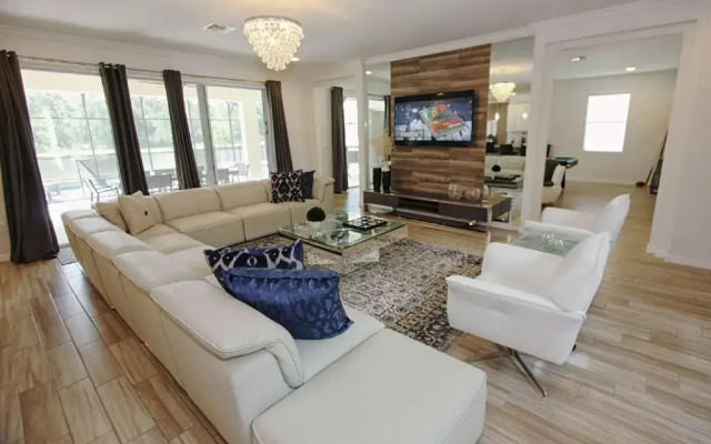 3941 Sonoma