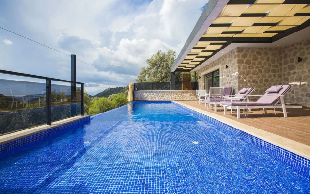 Villa Balayi by Akdenizvillam