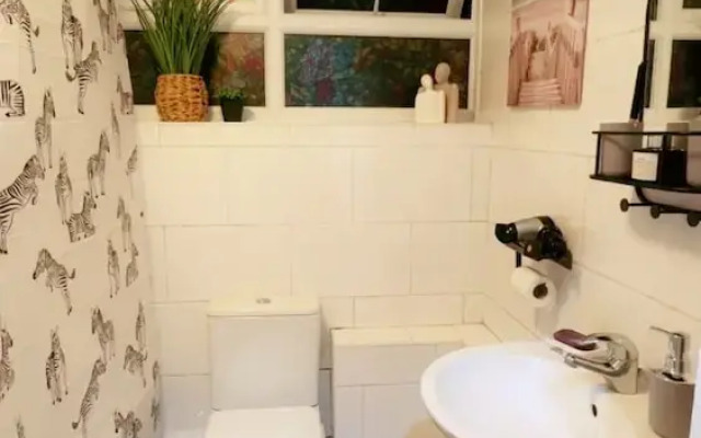 Cozy one bed Apartment Near Heathrow