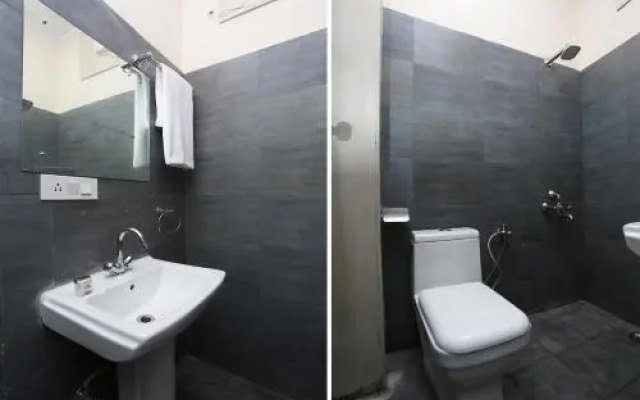 Hotel Dev Palace by OYO Rooms