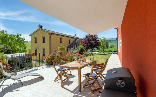 Rural apartment in Matelica with shared pool