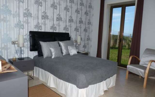 A Coruna 102253 3 Bedroom Holiday home By Mo Rentals