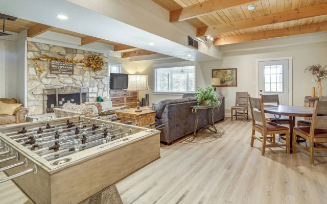 Flagstaff A-frame Cabin w/ Deck & Lovely Views!