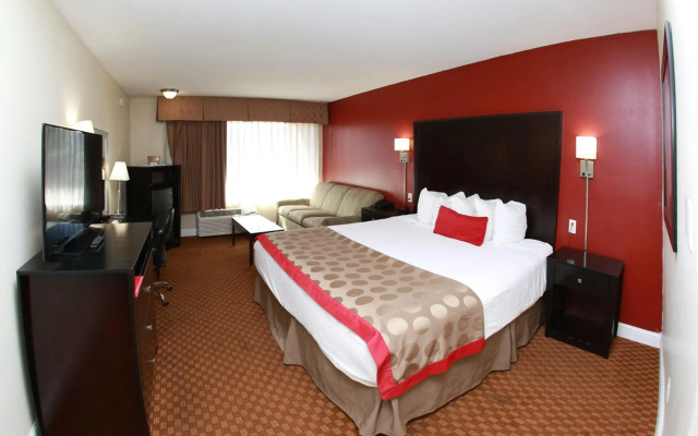 Ramada by Wyndham Fresno North