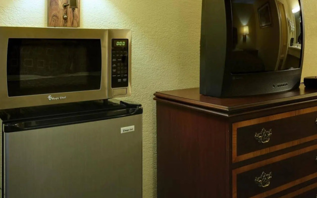 Americas Best Value Inn Comanche