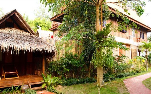 Baan Panburi Village