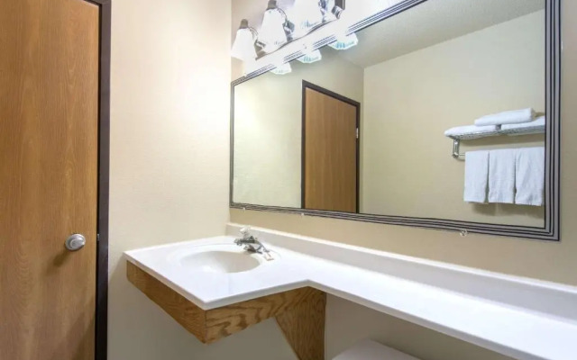 Super 8 Youngstown/Austintown