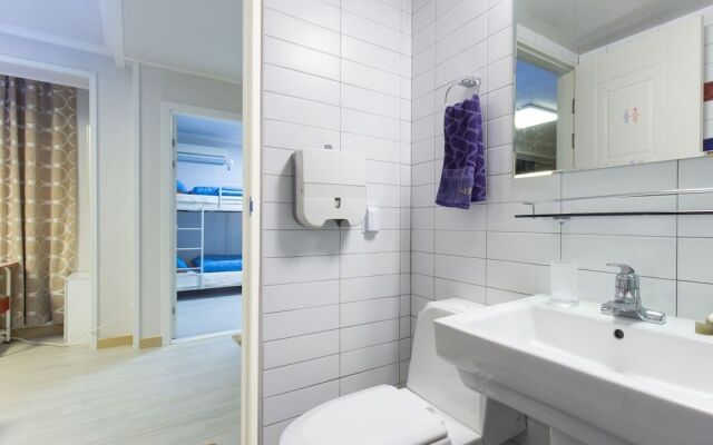 Oh Blue Guesthouse - Hostel