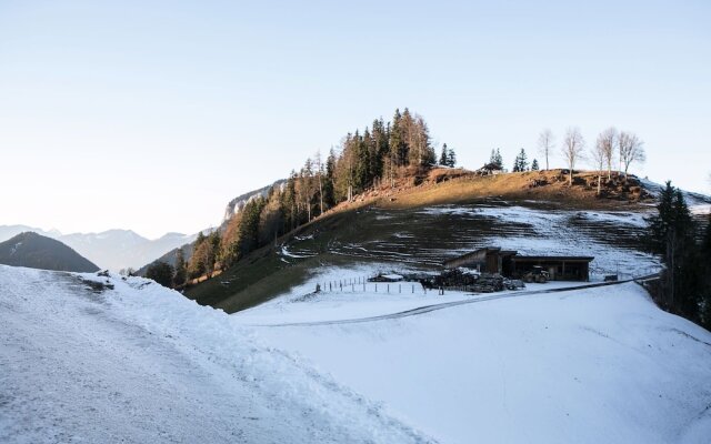 Luxurious Mansion in Söll Near Forest