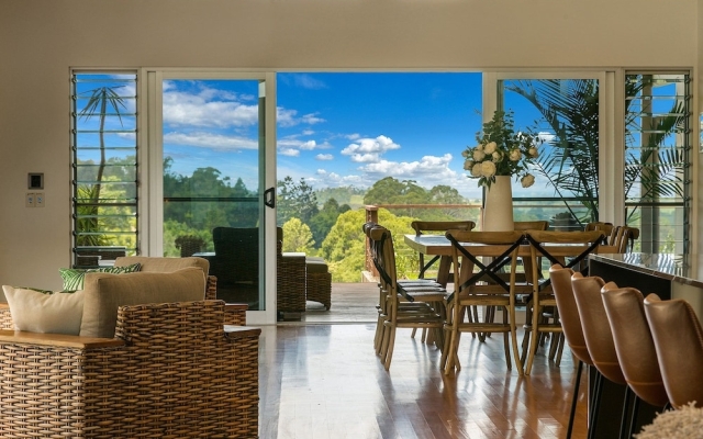 Serene - a spacious luxury holiday retreat