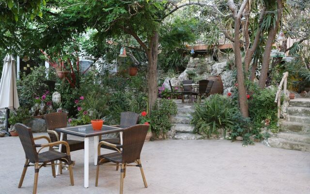 Bicorna rooms