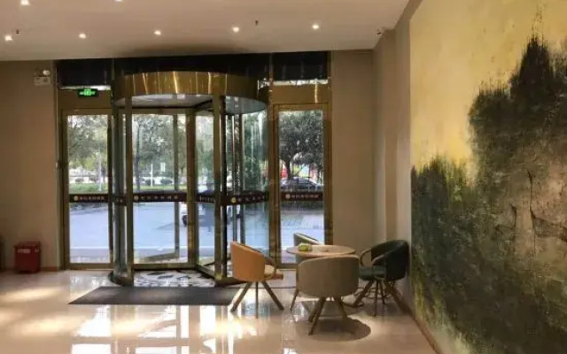 Century Zunyuan Hotel