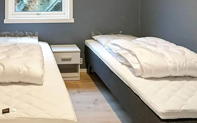 8 Person Holiday Home in Urangsvag