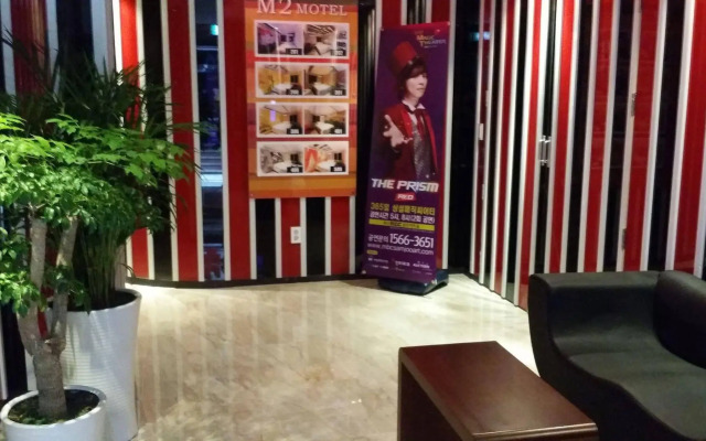 M2 motel