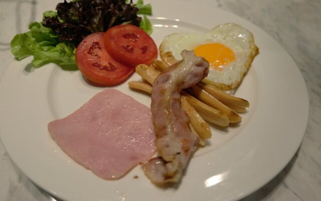 Bed Box Khaosarn Hostel