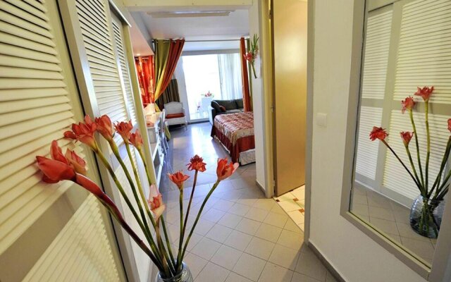 Studio in Le Gosier, with Wonderful Sea View, Furnished Terrace And Wifi - 10 M From the Beach