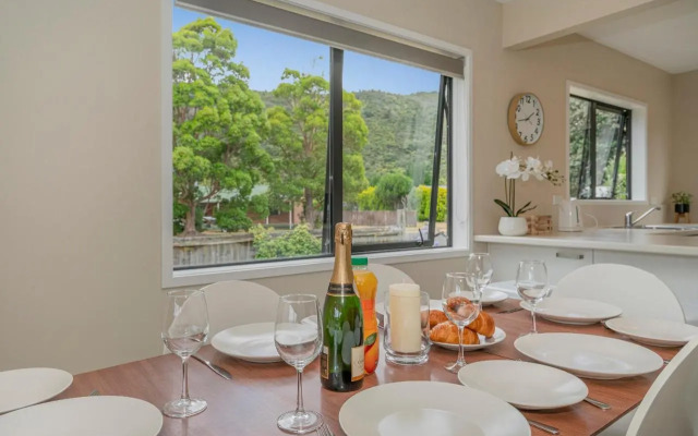 Seas the Day - Matarangi Holiday Home