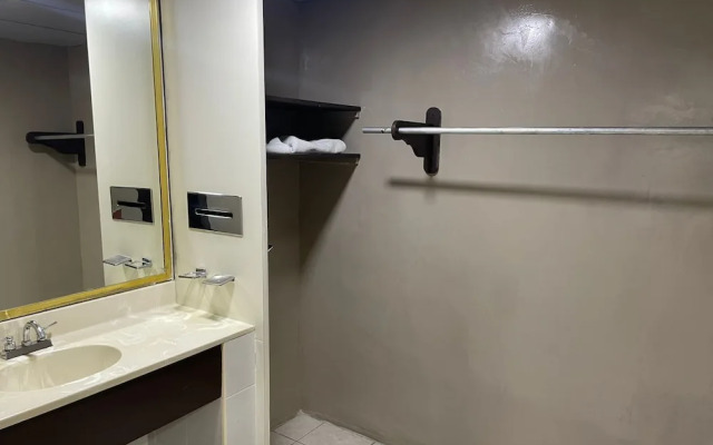 Kavia Meoqui Hotel & Suites