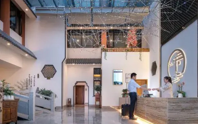 Yangzhou Slender West Lake Dongguan Street Yunhe No.1 Resort Hotel