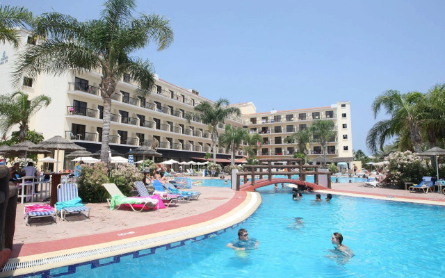 Tsokkos Gardens Hotel & Apartments