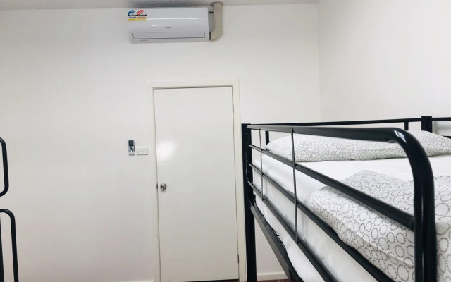 St Kilda Accommodation - Hostel – Guest Rooms – Melbourne