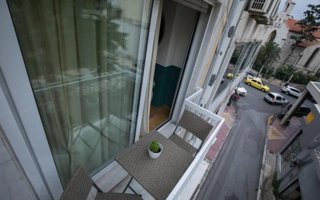 Rastoni Athens Suites nearAcropolis at Tsatsou Street