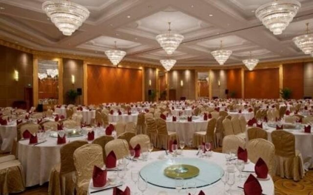 Golden Eagle Summit Hotel