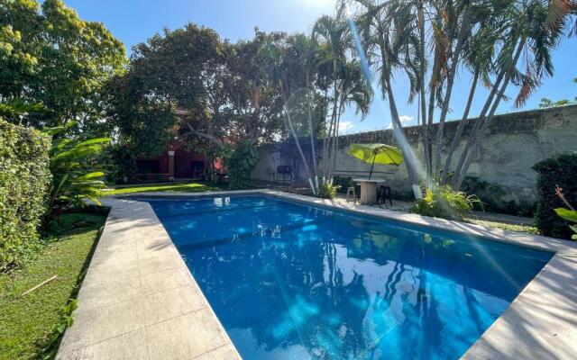 Casa Siloe + Pajarera/ Piscina compartida