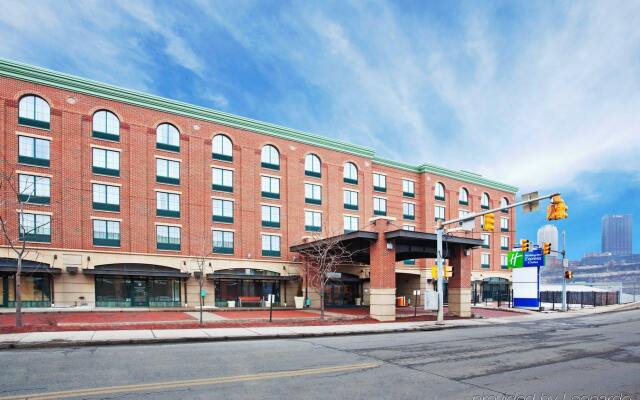 Holiday Inn Express Hotel & Suites Pittsburgh-South Side by IHG