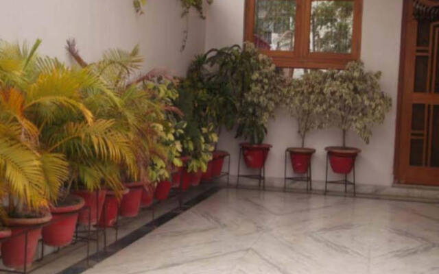 Excel Paradise Inn